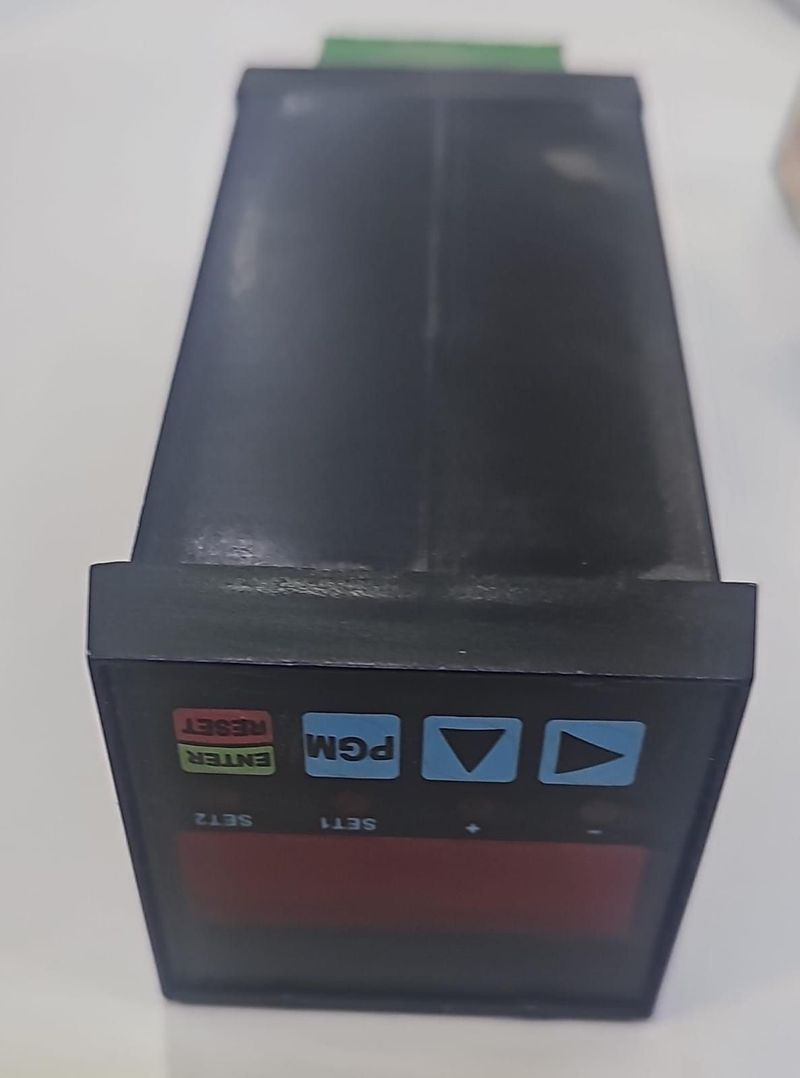 DIX32 TEMPERATURE CONTROLLER