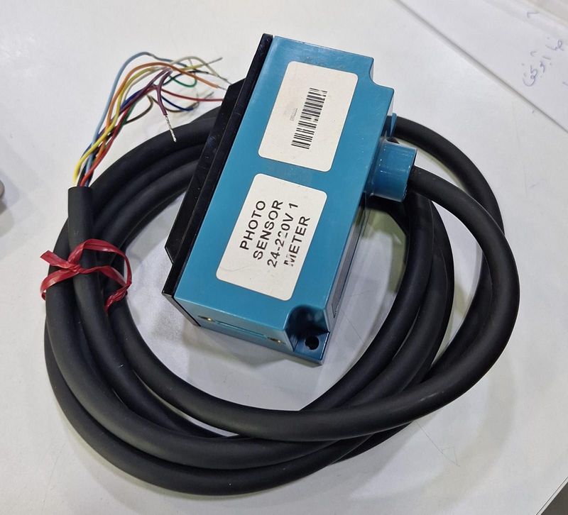 FE7W-DD5X PHOTO SENSOR 24-220V 1 METER