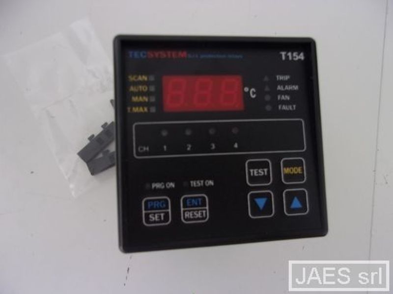 T935-3 TEMPERATURE CONTROLLER4 SENSOR TEMP USED
