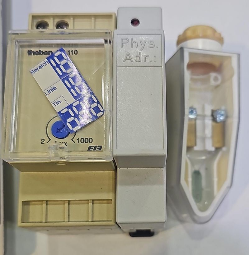 LU 110 PHOTO CELL 220V COMPACT
