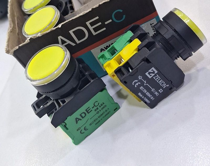 AW3575 PUSH BUTTON Y